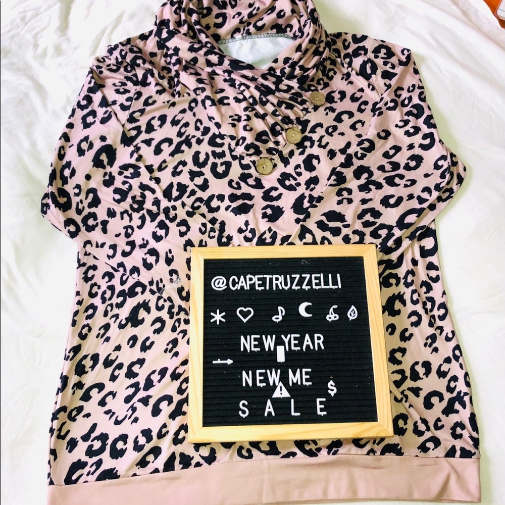 Cowl neck leopard print